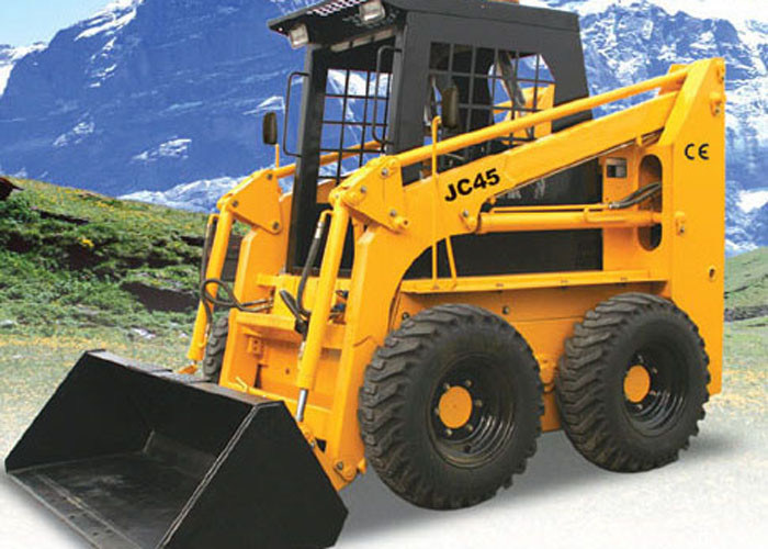 1400 Kg Tipping Load 4WD Skid Steer Loader With Bobcat Attachments 40° Dumping Angle