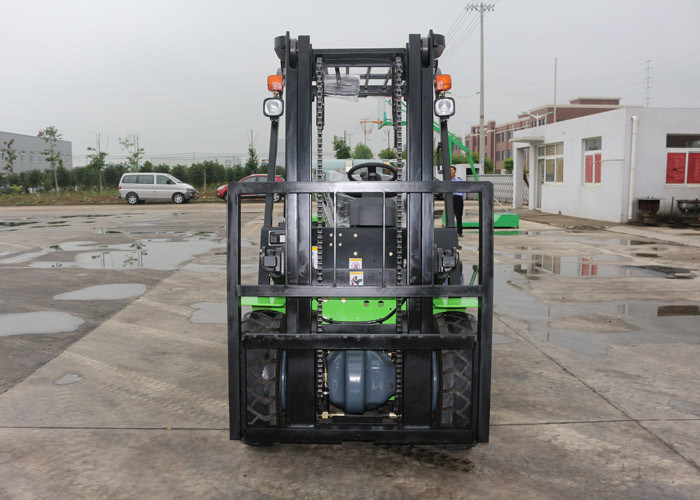3 Ton Industrial Forklift Truck , Diesel Engine Forklift With 3000MM Max Lifting Height