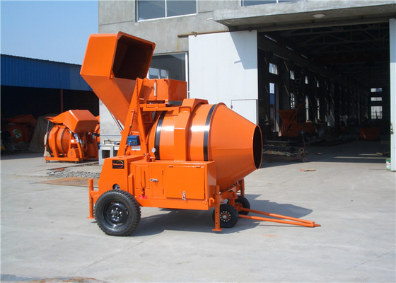 China Hydraulic Tipping Hopper Mobile Diesel Concrete Mixer Machine For Concrete Mixing Works supplier