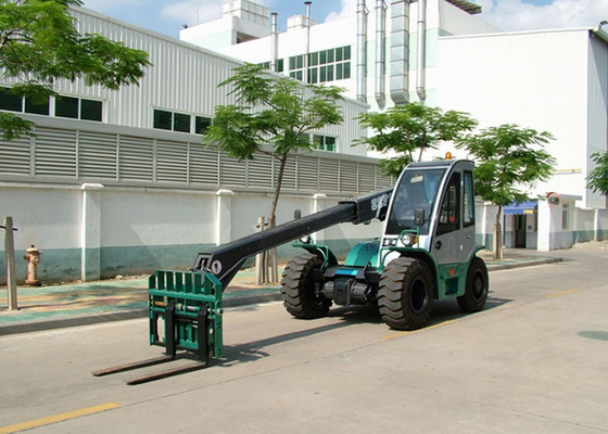China Transporting Material Extending Boom Forklift , 2.5 Tons 6M Articulating Boom Lift supplier