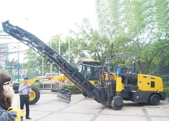 China Portable 0 - 7km/h Travel Speed 162KW Asphalt / Concrete Milling Machine Equipment XCMG supplier