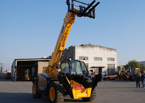 China Multi Function XCMG Telescopic Forklift with Extended Boom Compact Structure supplier