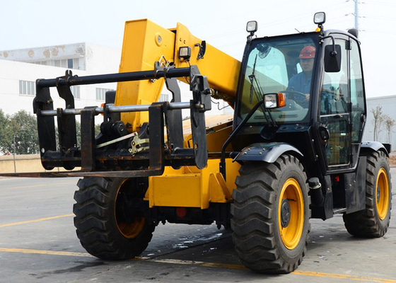 China Engineering Construction Telescopic Boom Forklift with Fully Sealed Wet Multi Disc Brakes supplier