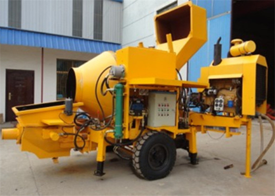 China 30m3 / H Mobile Concrete Mixer With Pump And 600 L Hopper Capacity supplier