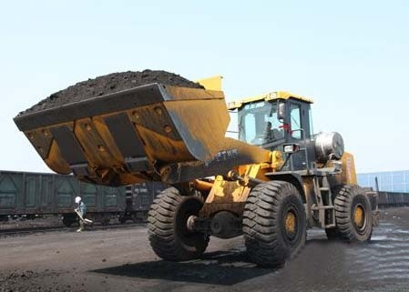 China Low Oil Consumption 6 Ton Big Front End Loader 20000KG Operating Weight supplier