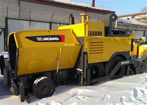 4.5m * 150mm Asphalt Paver Machine with Water Cooling Diesel Engine Powered 70KW supplier