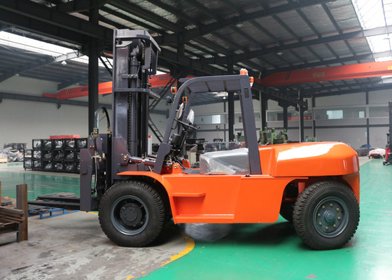 4 wheel Diesel Engine Forklift , Full Automatic Stepless Speed Adjustable Heavy Duty Forklifts supplier