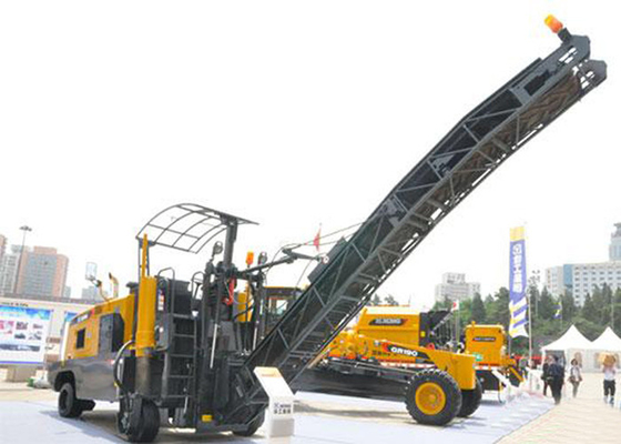 Portable 0 - 7km/h Travel Speed 162KW Asphalt / Concrete Milling Machine Equipment XCMG supplier