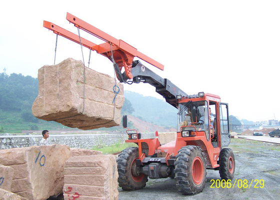 Rigid Suspension Chassis All Terrain Telehandler , Hydraulic Power Steering Boom Lift Crane supplier