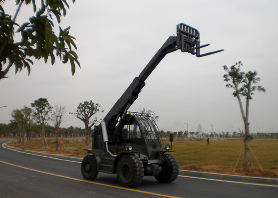 Rear Wheel Steering Telescopic Reach Forklift , Hydraulic Brake Boom Lift Truck Rental supplier